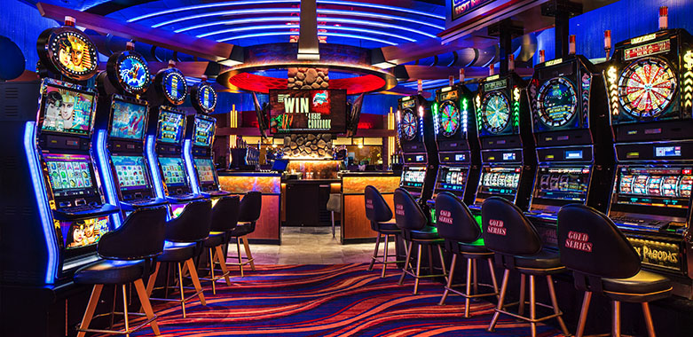 Spin & Win: Secrets of the Greatest Slot Machines and Their Winning Patterns